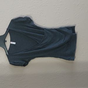 Chris & Carol v Neck shirt, size M, color dark gray.
